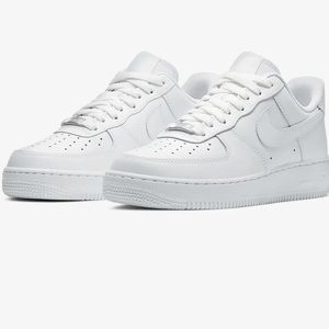Women’s Nike Air Force 1 07 white, size 8